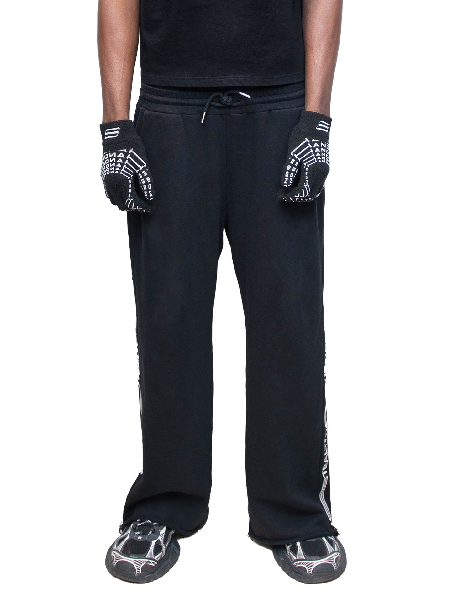 BLACK SWEATPANTS